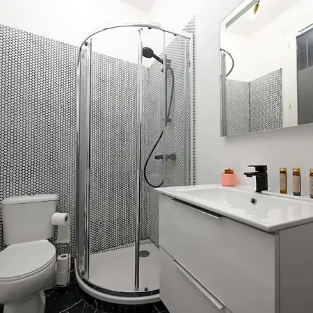 Modern Large For 3 Apartman Párizs